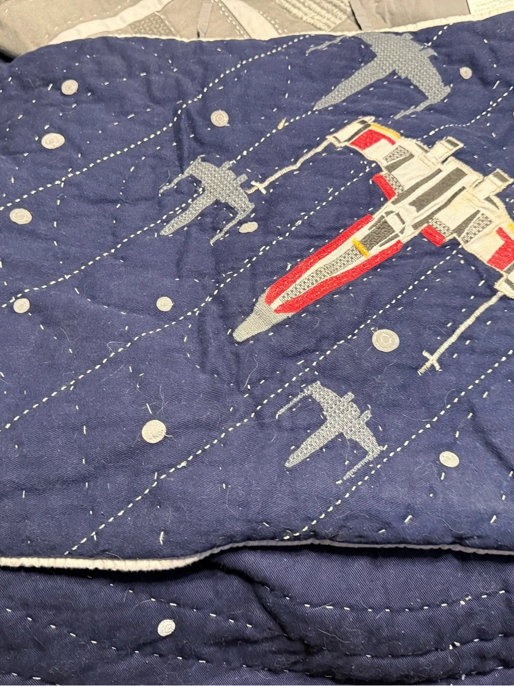 Star Wars Navy, White and Gray Millennium Falcon Comforter Set (1 Sham$